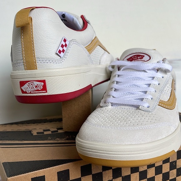 Vans Men’s Zahba Vintage Sport White Multi
VN0007QQJ5K
Sneakers - Picture 8 of 16